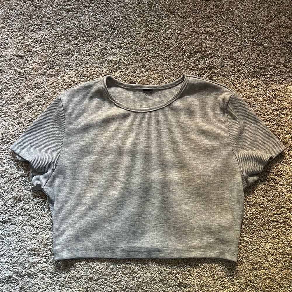 Gray Women's Cropped tee